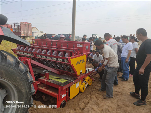 自走式香蕉视频污视频播种机